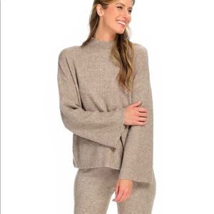 Theo & Spence Knit Long Bell Sleeve Mock Neck Sweater Taupe Large New No Tags